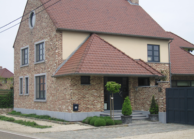 <h2>Wellen</h2>
<p>Verbouwing van hoeve met woonhuis. Voorgevel – nieuwe toestand.</p>