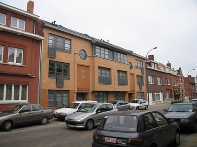<h2>Hasselt</h2>
<p>Integratie van appartementen tussen rijwoningen Appartementen met hoog akoestisch comfort (testcase akoestische metingen KU Leuven en WTCB)</p>